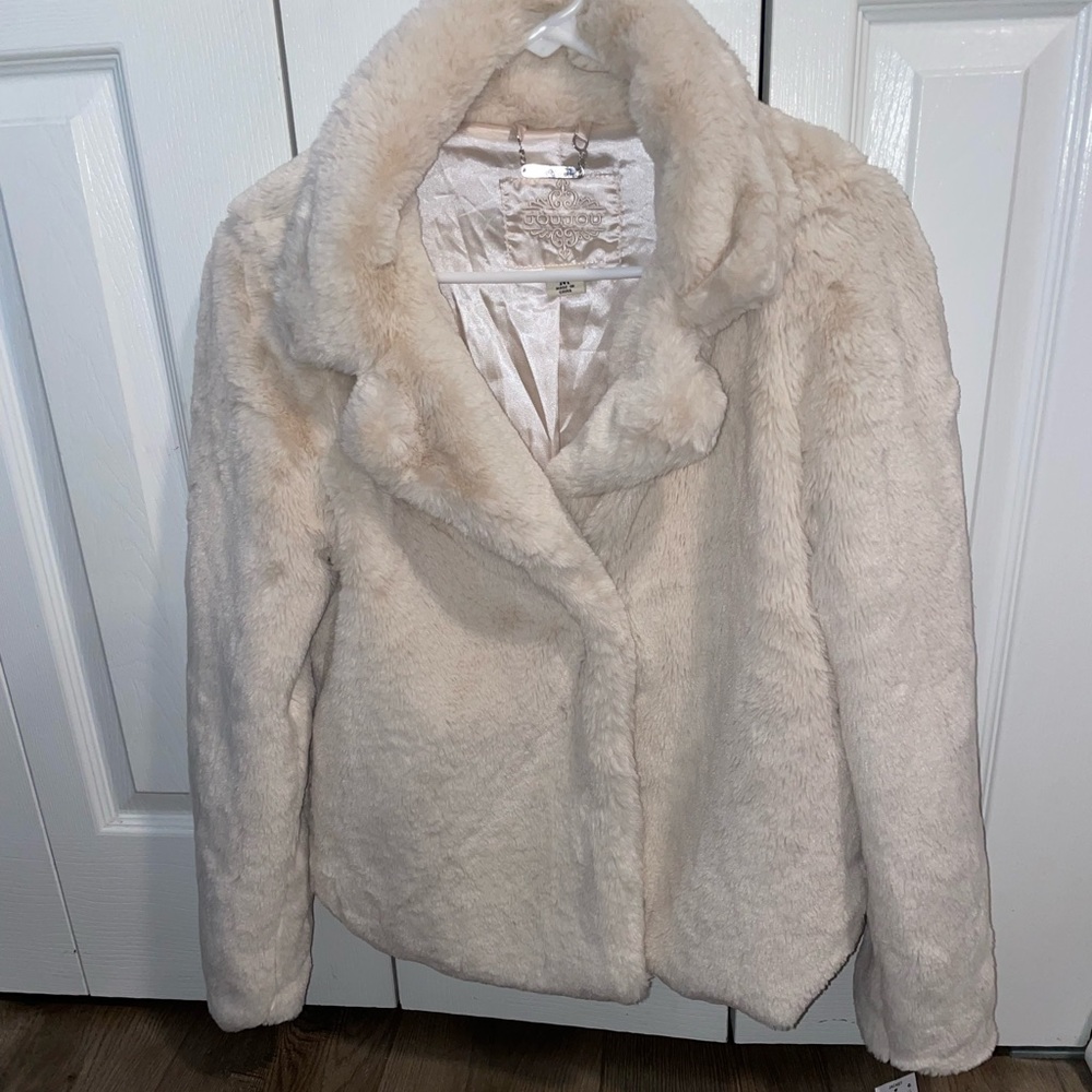 COPY - Furry jacket